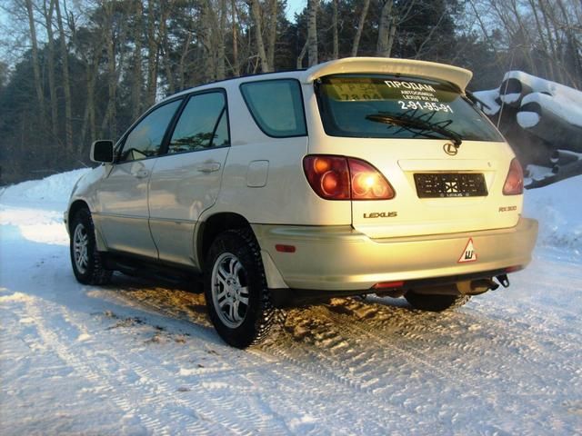 2000 Toyota Harrier