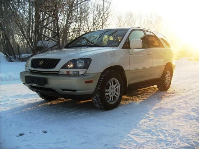 2000 Toyota Harrier