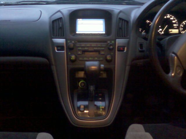 2000 Toyota Harrier