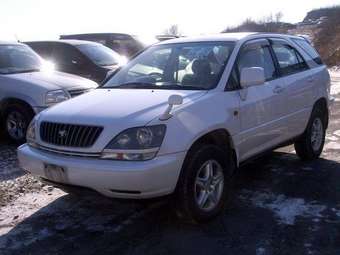 2000 Toyota Harrier