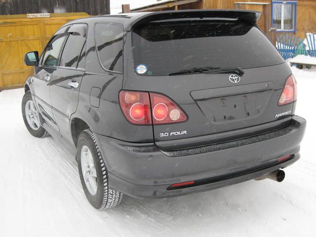 2000 Toyota Harrier