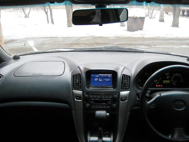 2000 Toyota Harrier