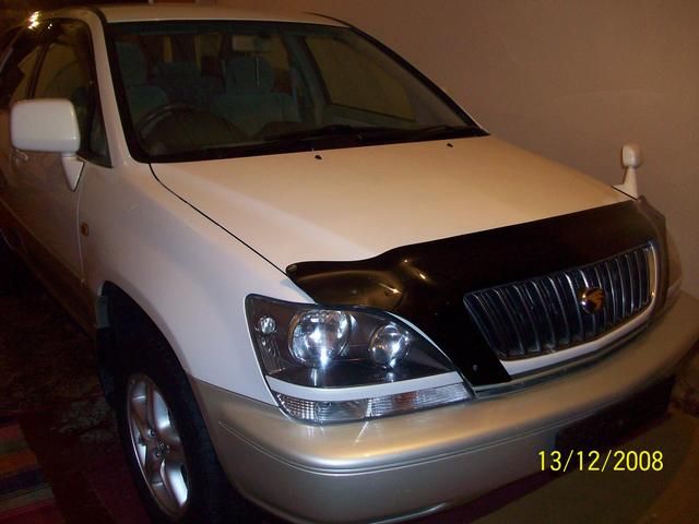 2000 Toyota Harrier