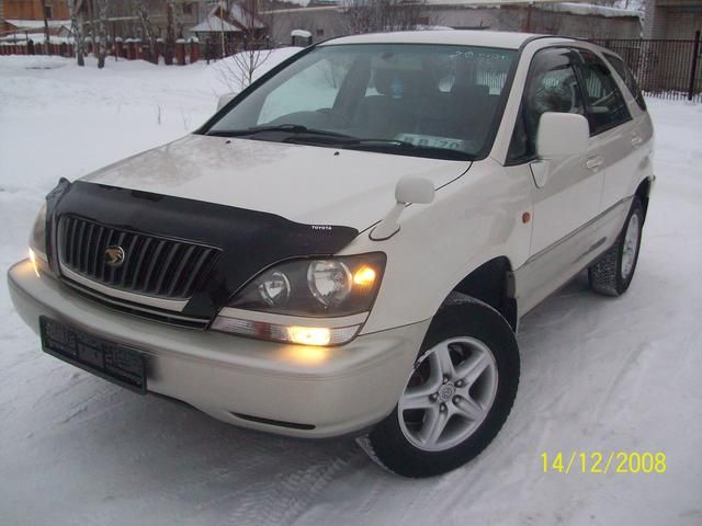 2000 Toyota Harrier