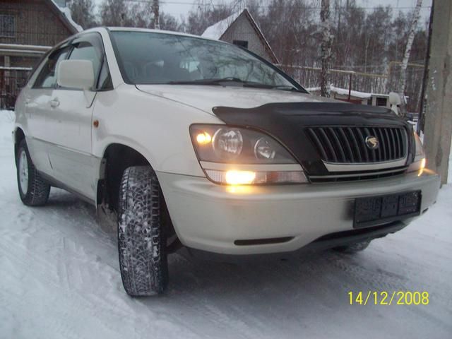 2000 Toyota Harrier