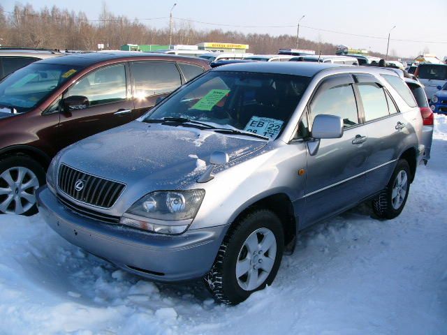 2000 Toyota Harrier