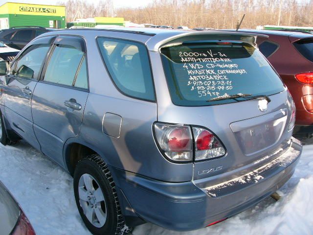 2000 Toyota Harrier