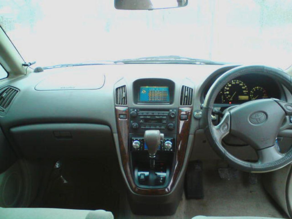 2000 Toyota Harrier