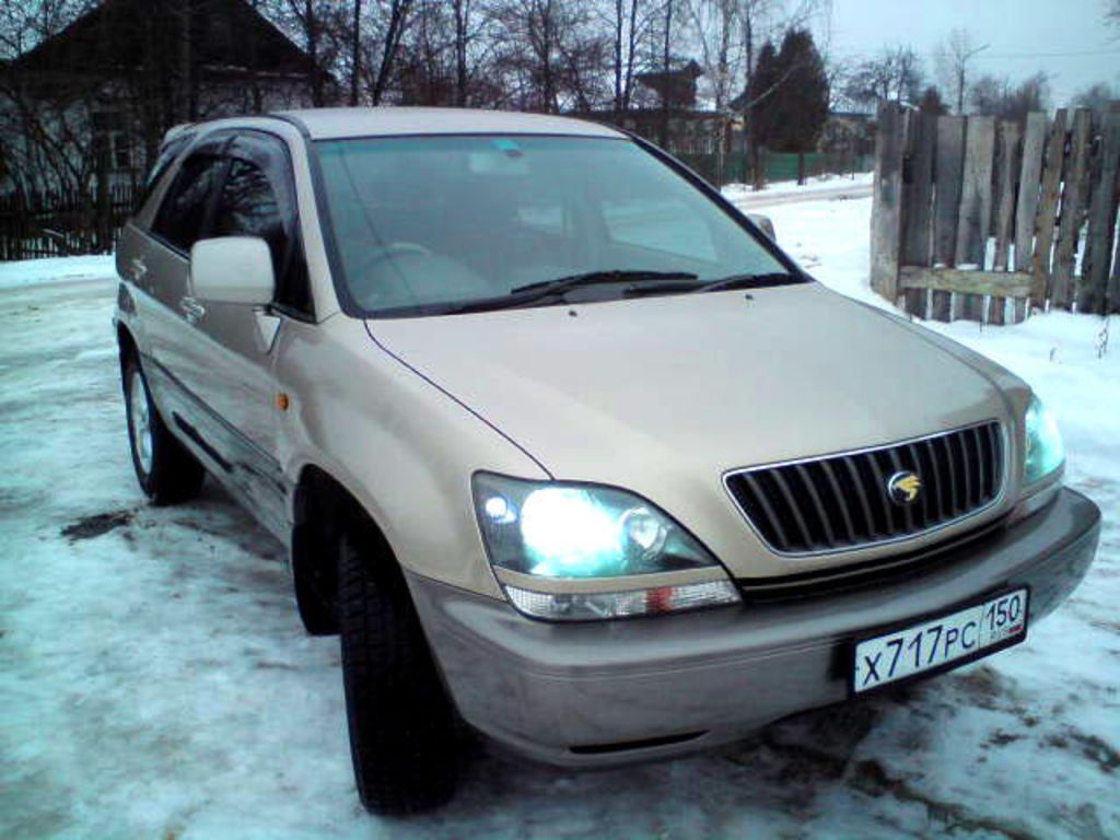 2000 Toyota Harrier