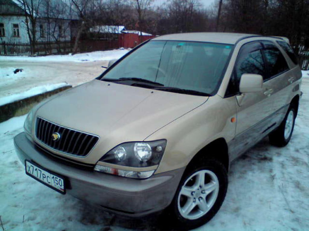 2000 Toyota Harrier