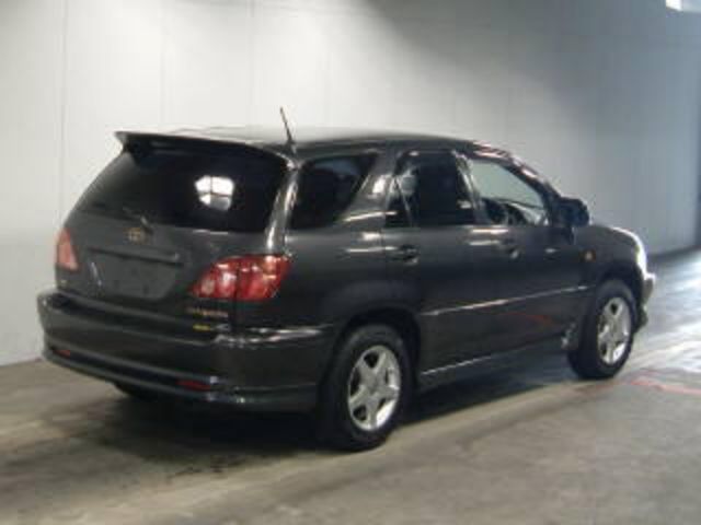 2000 Toyota Harrier