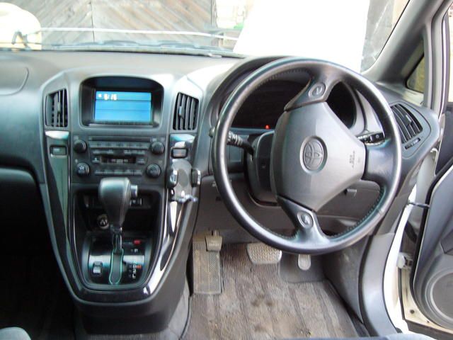 2000 Toyota Harrier
