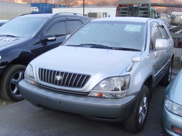 2000 Toyota Harrier