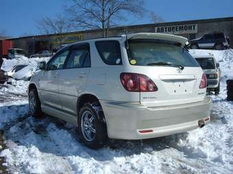 2000 Toyota Harrier