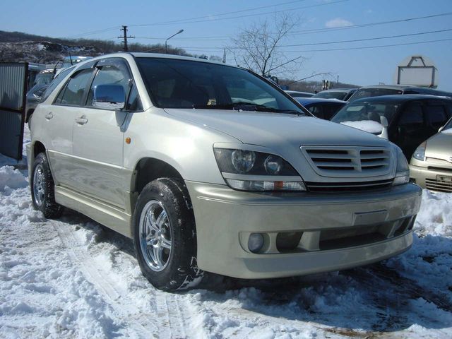 2000 Toyota Harrier