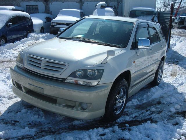 2000 Toyota Harrier