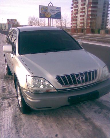 2000 Toyota Harrier