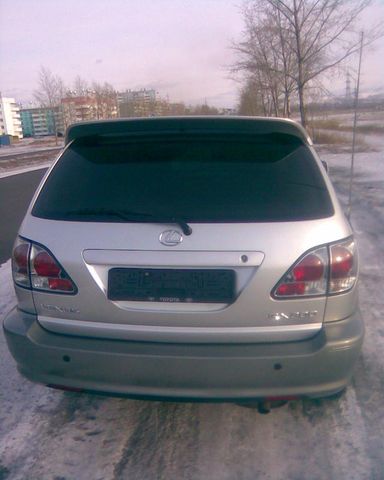 2000 Toyota Harrier
