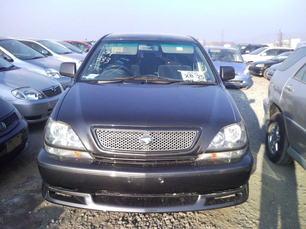 2000 Toyota Harrier