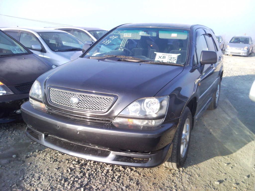 2000 Toyota Harrier