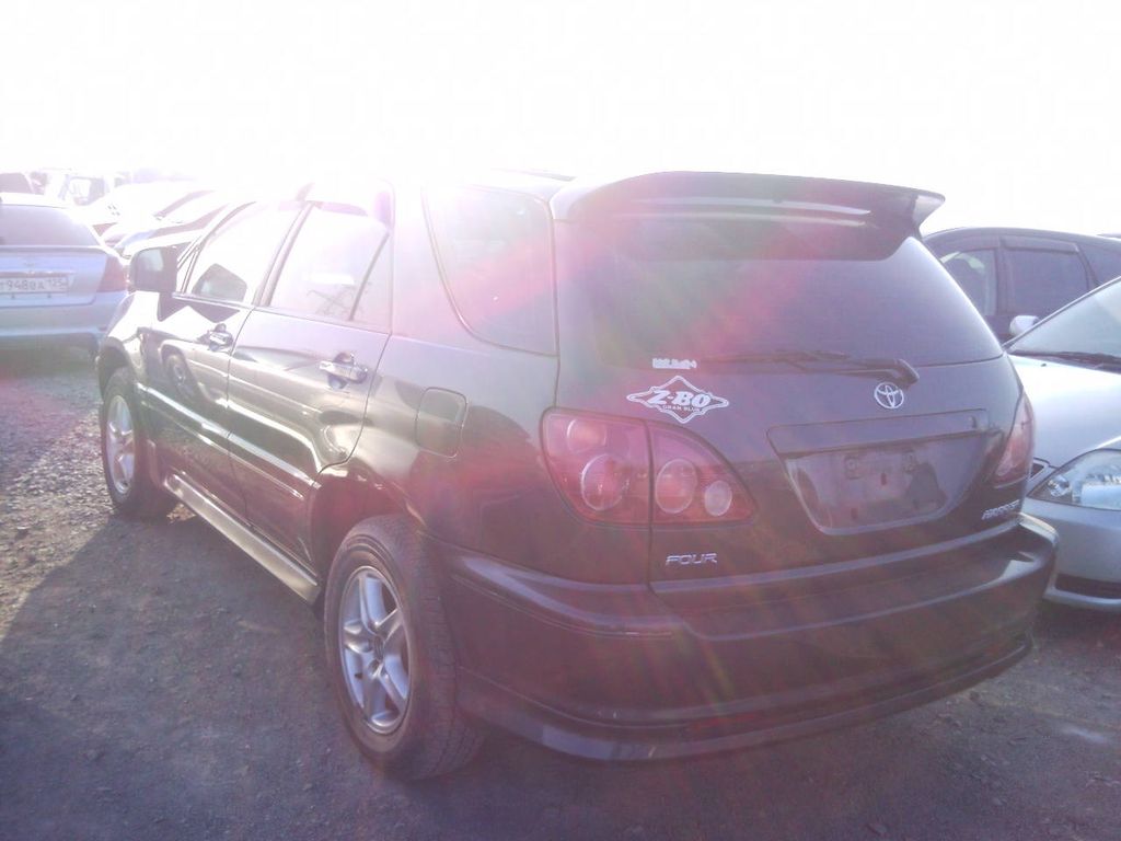 2000 Toyota Harrier