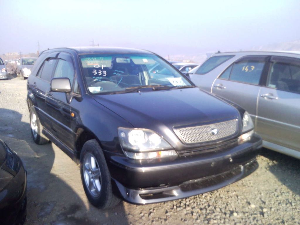 2000 Toyota Harrier