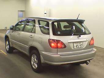 2000 Toyota Harrier