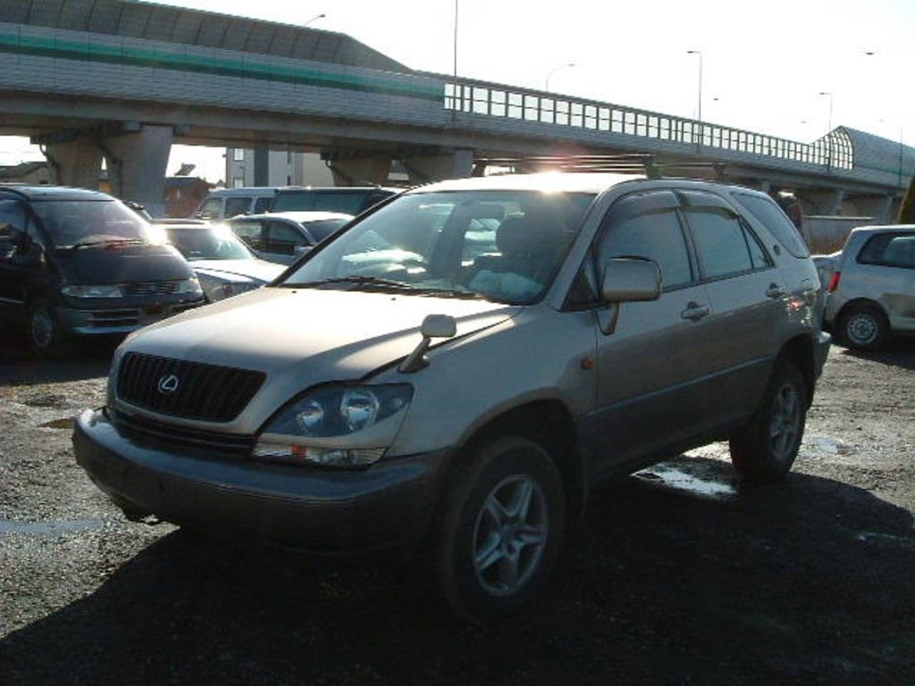 2000 Toyota Harrier