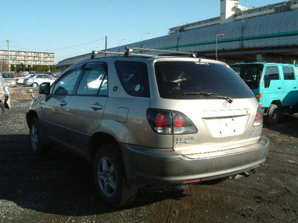 2000 Toyota Harrier