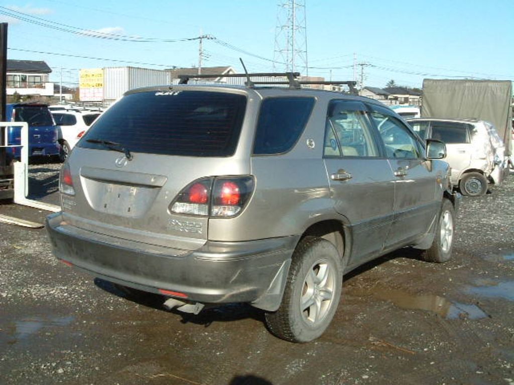 2000 Toyota Harrier