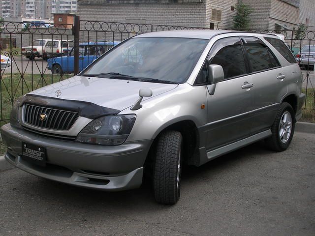 2000 Toyota Harrier
