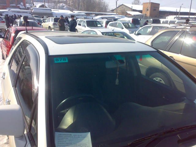 2000 Toyota Harrier