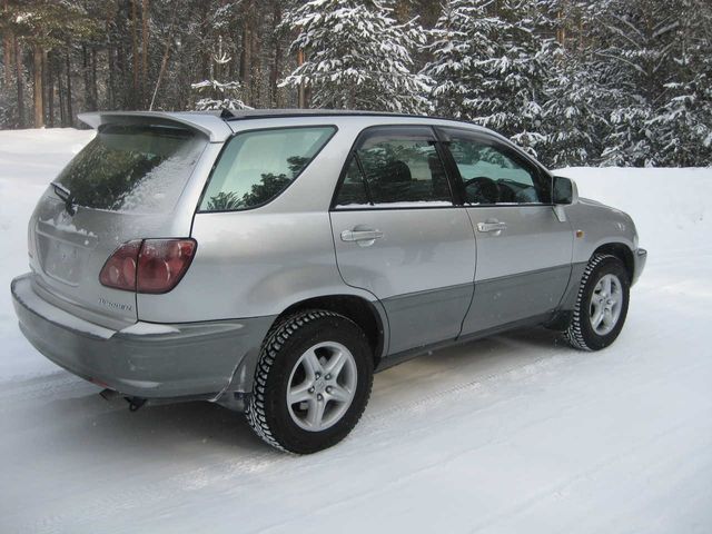 2000 Toyota Harrier