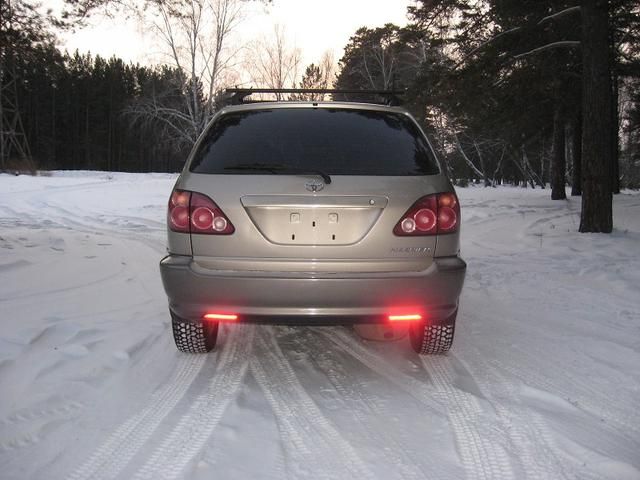 2000 Toyota Harrier