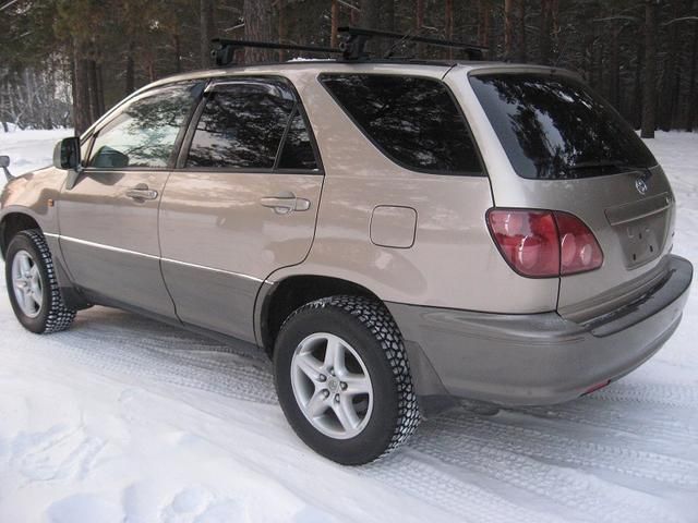 2000 Toyota Harrier