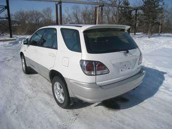 2000 Toyota Harrier