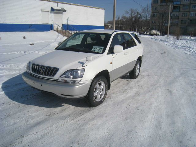 2000 Toyota Harrier
