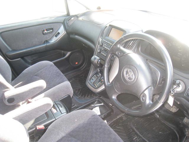 2000 Toyota Harrier