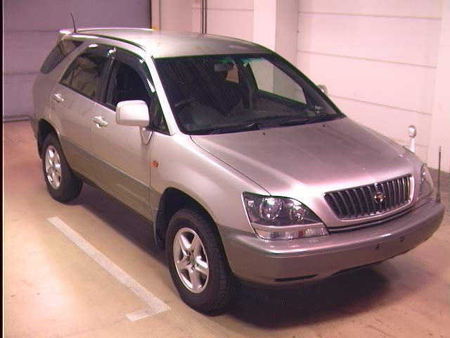 2000 Toyota Harrier Pictures