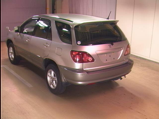 2000 Toyota Harrier Pictures