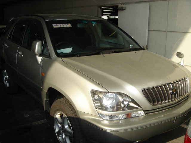 2000 Toyota Harrier Photos