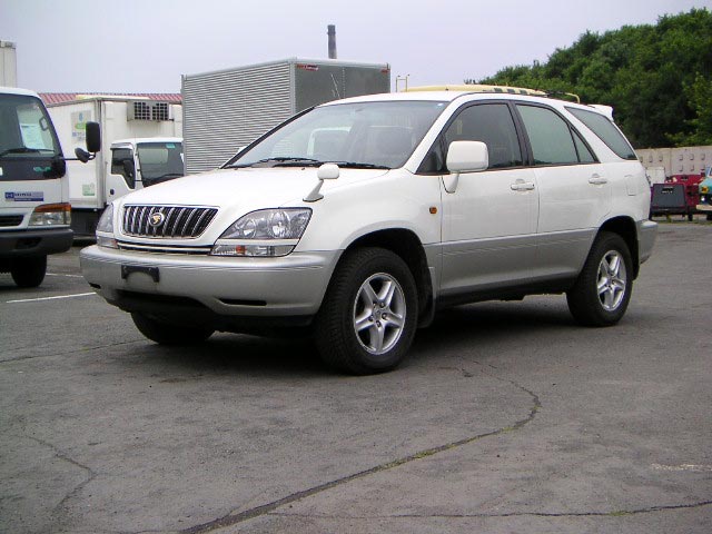 2000 Toyota Harrier Pictures