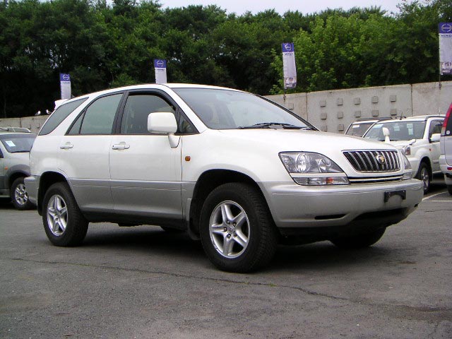 2000 Toyota Harrier Pics