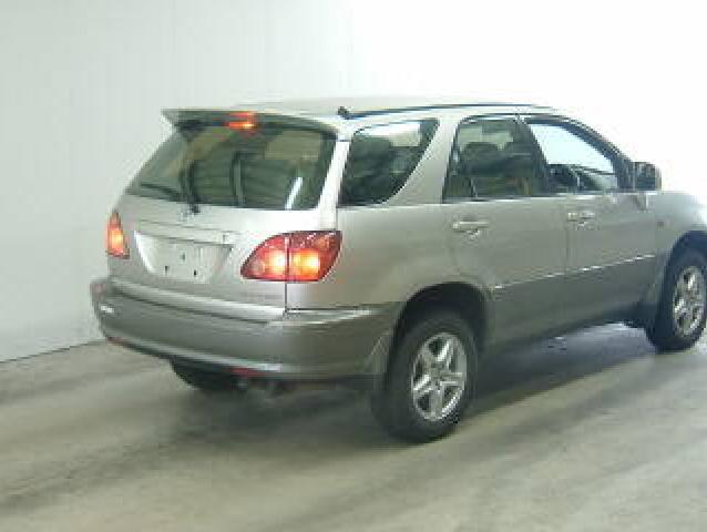 2000 Toyota Harrier Pictures