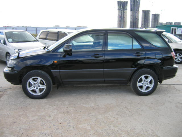 2000 Toyota Harrier Photos