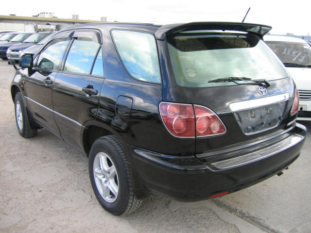 2000 Toyota Harrier Photos