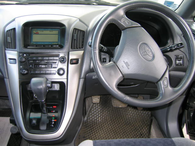 2000 Toyota Harrier Pictures
