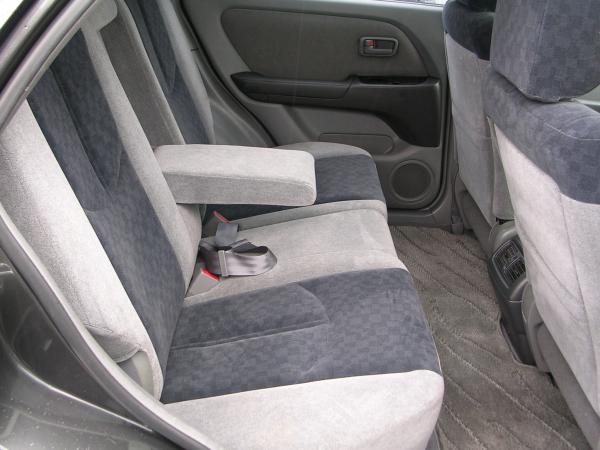 2000 Toyota Harrier Photos