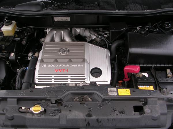 2000 Toyota Harrier Photos