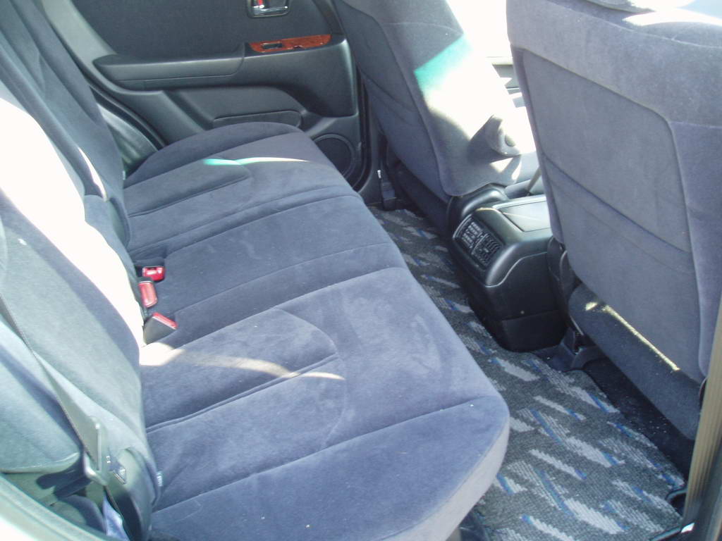 2000 Toyota Harrier Photos